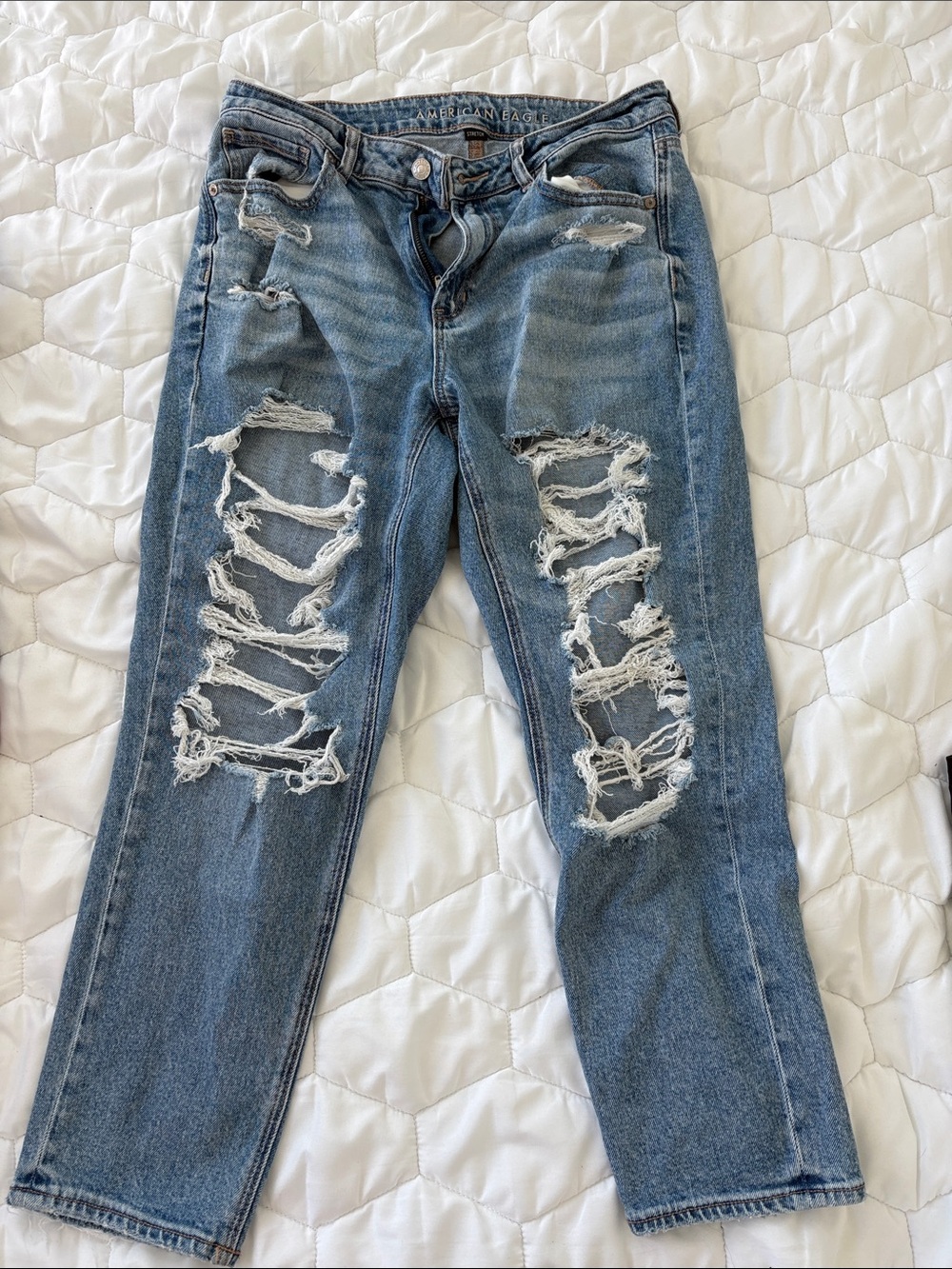 American Eagle Outfitters Light Blue Distressed Boyfriend Jeans